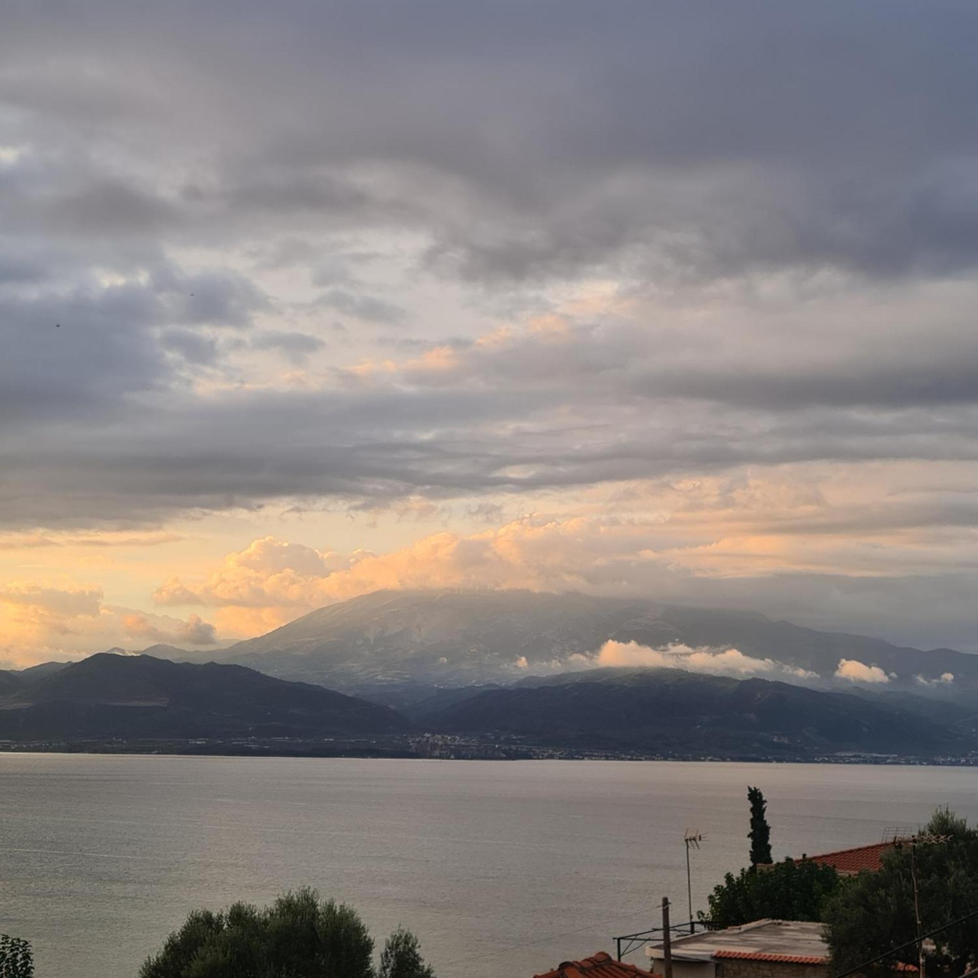 View By The Castle Nafpaktos 빌라 외부 사진